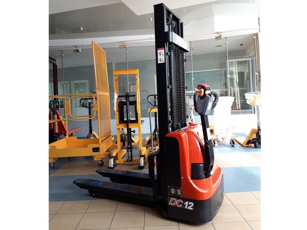 Штабелеры электрические CDD12J-3000